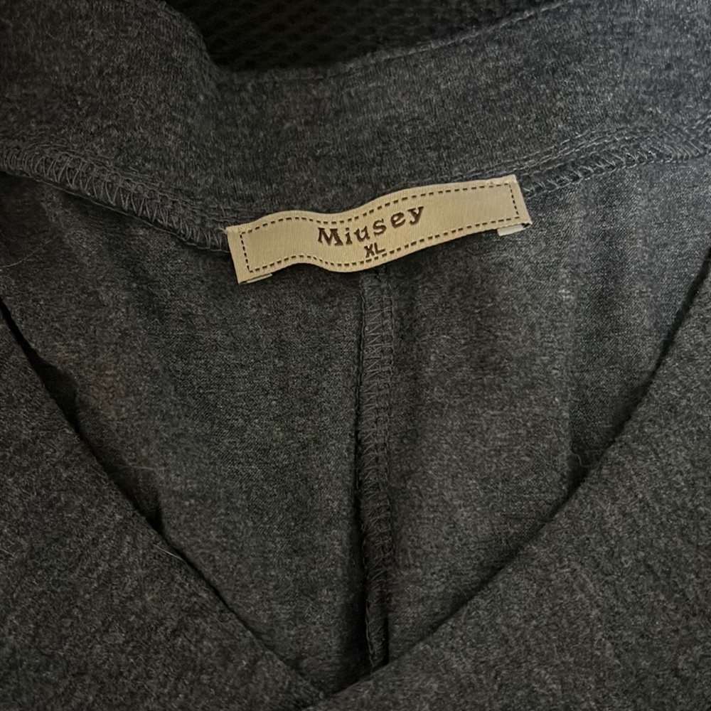 Gray tunic - Picture 3 of 4